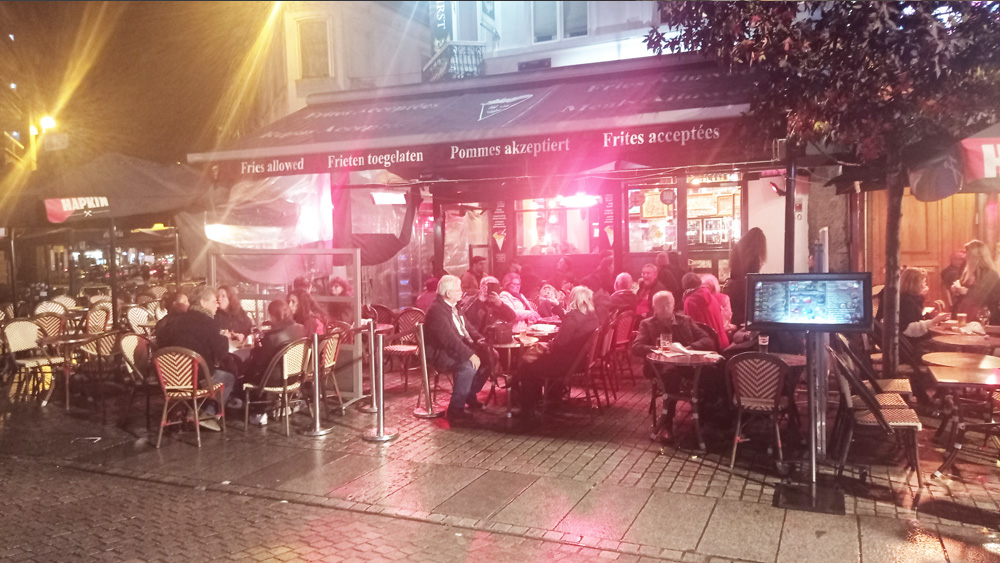 The first, pub en Bruselas
