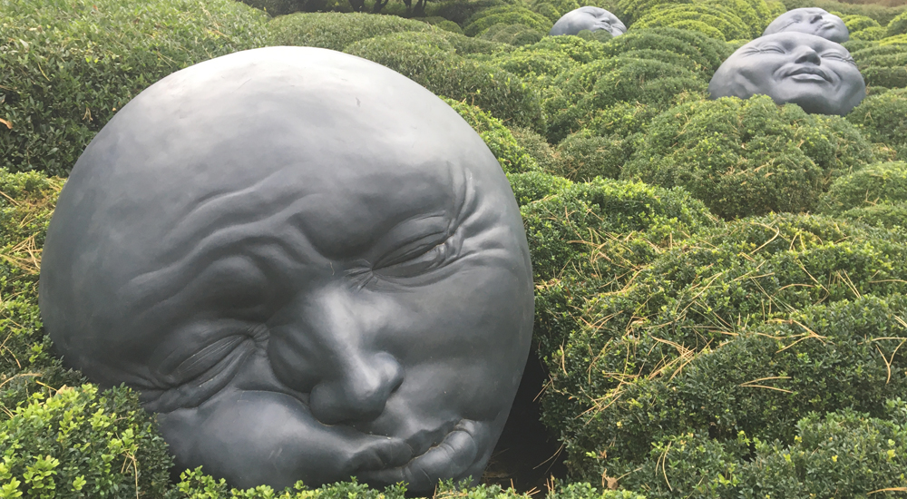 Escultura del jardín de las emociones de Étretat