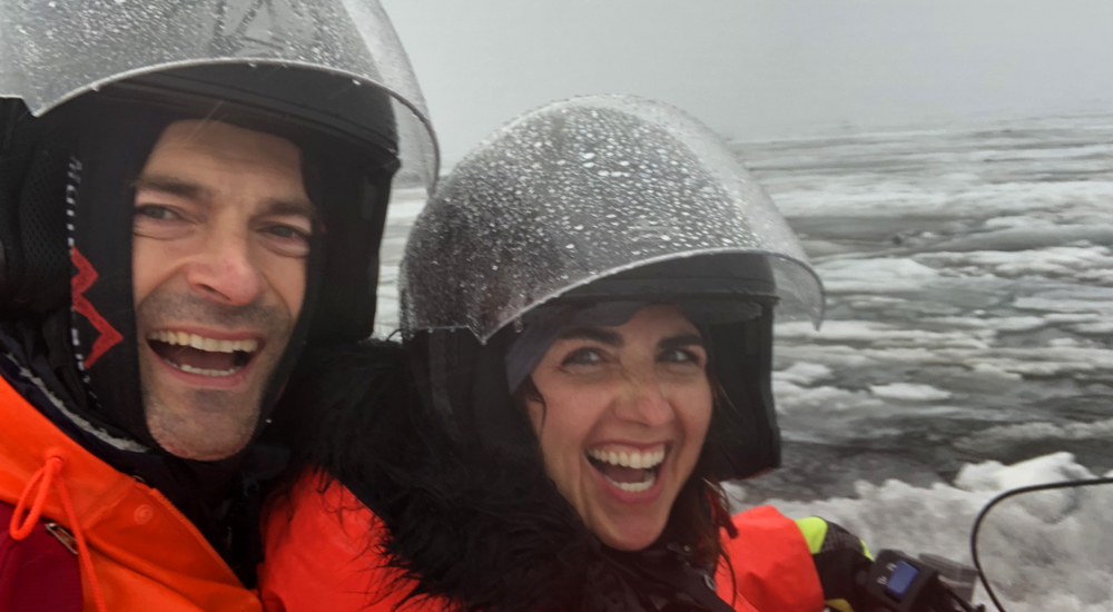Excursión en moto de nieve en Islandia